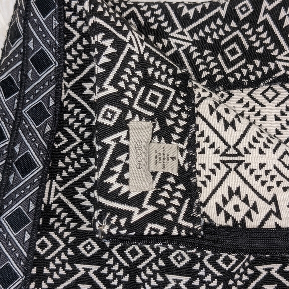 Aztec Print Shorts Ribbon Side by Urban Outfitters Ecote - Picture 5 of 6